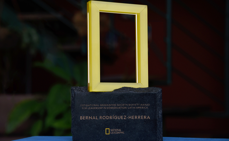 Premio de la National Geographic Society/Buffett 2021,  Dr. Bernal Rodríguez Herrera,  Conservación murciélagos